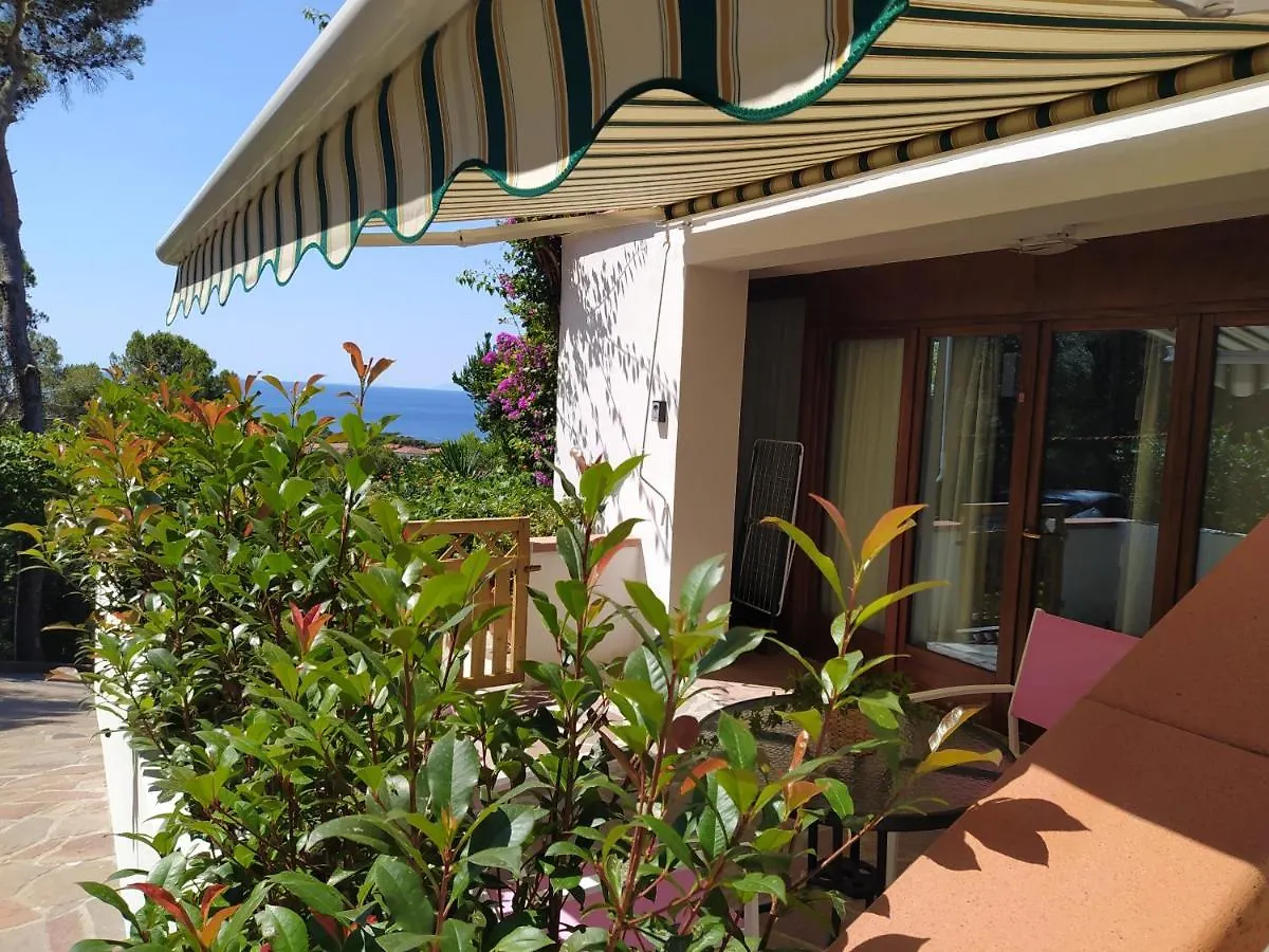 Tra Mare E Bosco Nella Splendida Quercianella Villa