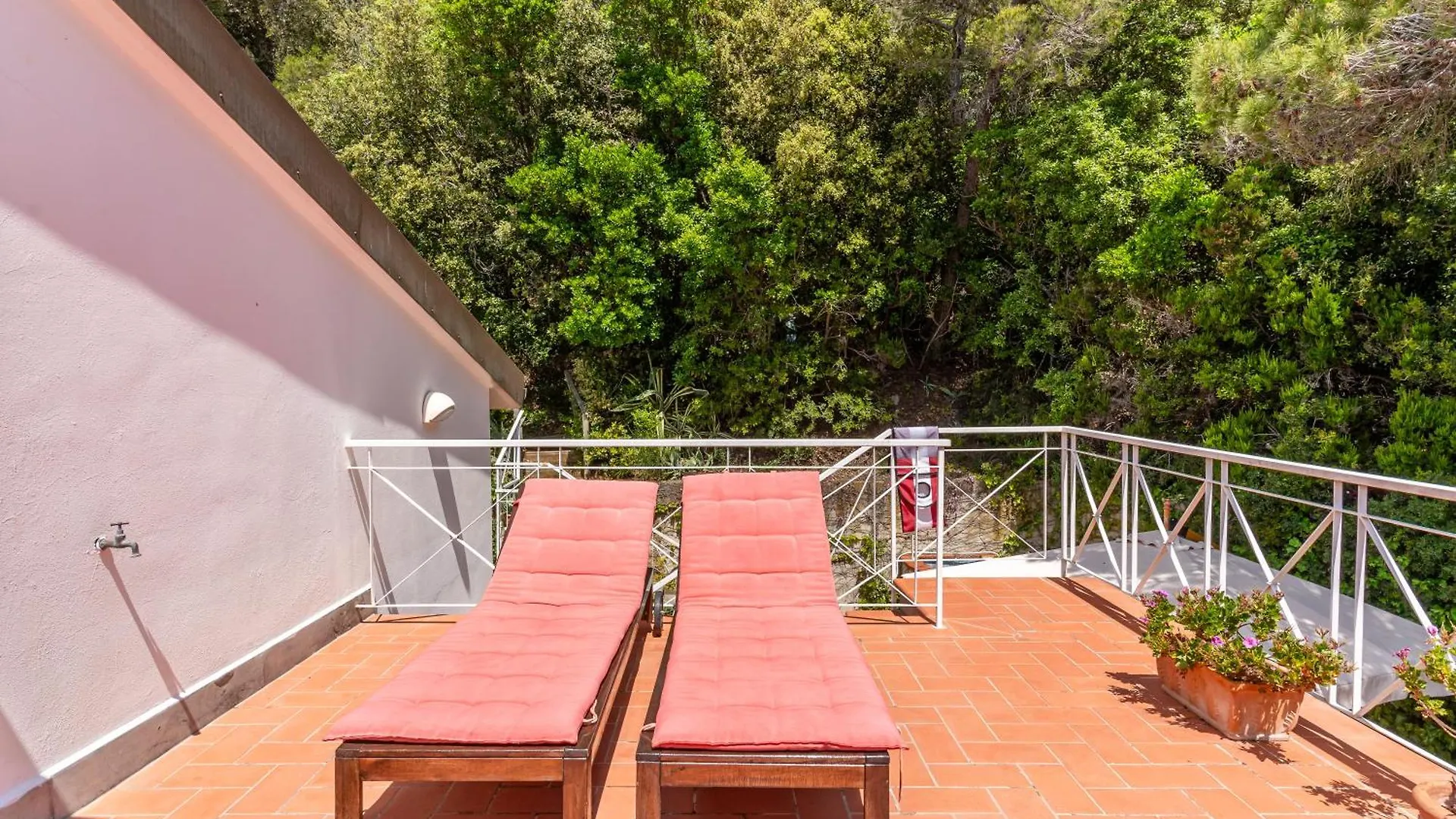 Villa Tra mare e bosco nella splendida Quercianella Italia