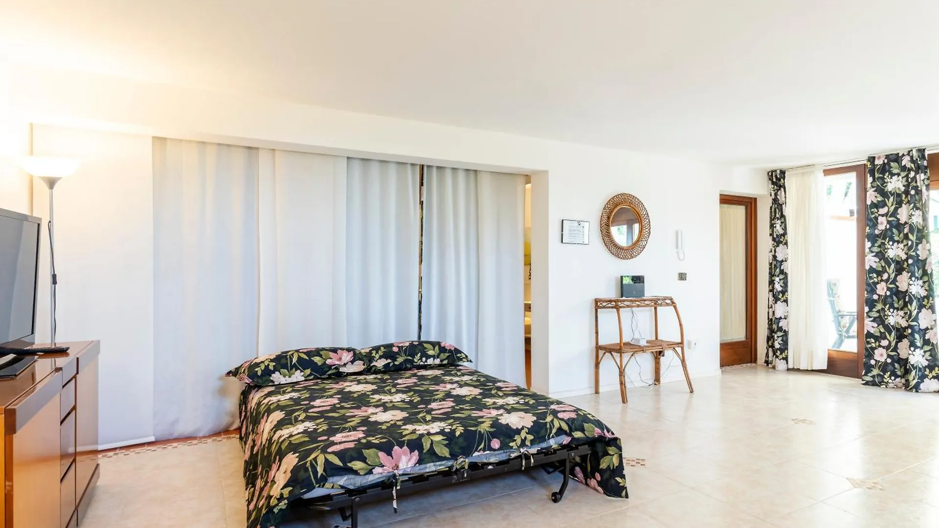 Villa Tra mare e bosco nella splendida Quercianella 0*,  Italia
